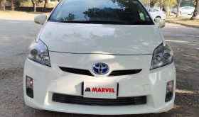 Toyota Prius L 1.8 2011