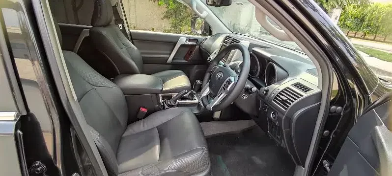 TOYOTA PRADO TXL 2.7 FULL OPTION full