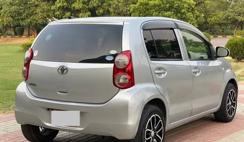 TOYOTA PASSO 2011 2012 AUTOMATIC Silver Original Car Karachi Reg full