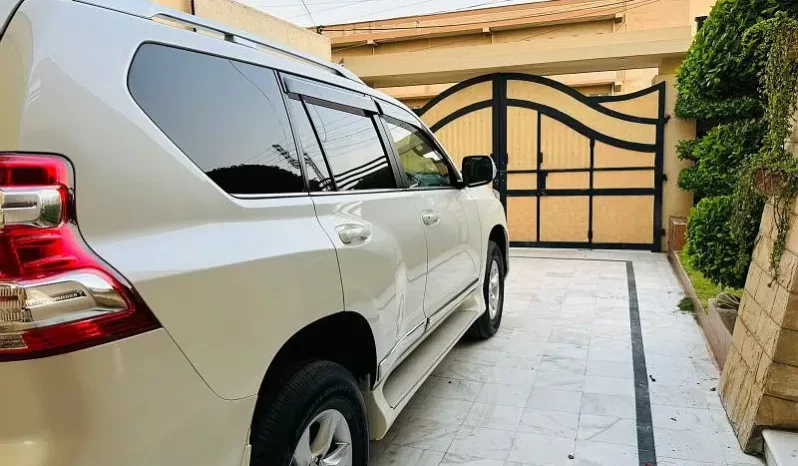 TOYOTA LAND CRUISER PRADO TX MODEL (2017) full