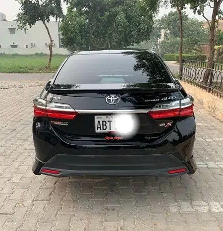 Toyota Corolla Altis X full