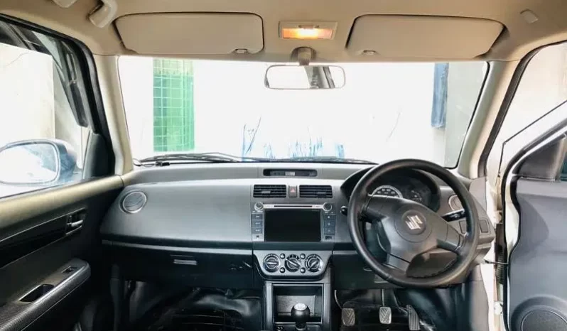 Suzuki Swift 1.3 DLX Navigation full