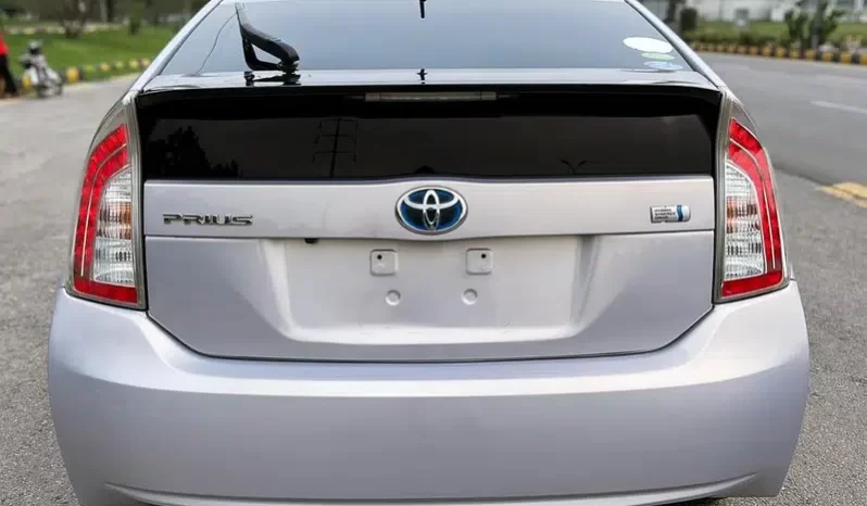 Toyota Prius (Hybrid) 2013 full