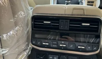 Brand New LandCruiser V8 only 14 Kilometers full