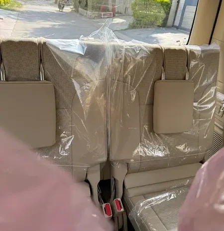 Brand New LandCruiser V8 only 14 Kilometers full