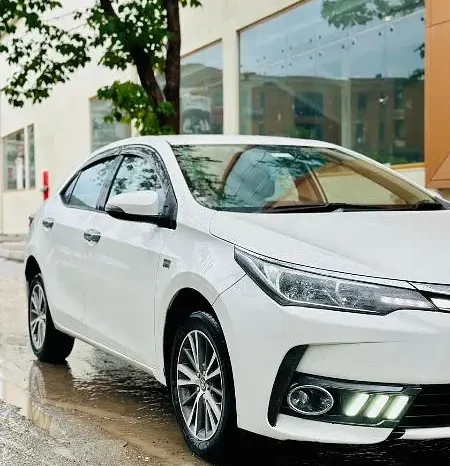 Toyota Altis 1.6 2015 full