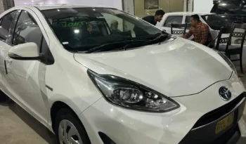 Toyota Aqua S 2017 full