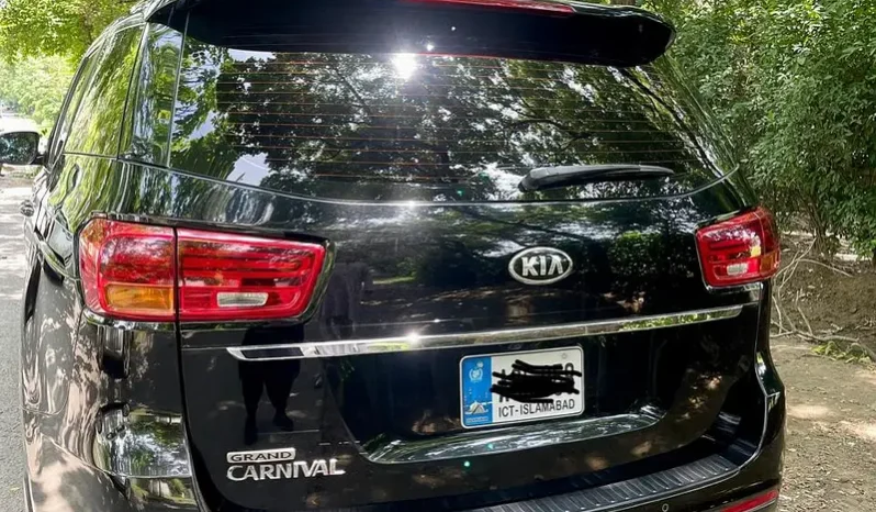 KIA Grand Carnival LX 2018 full
