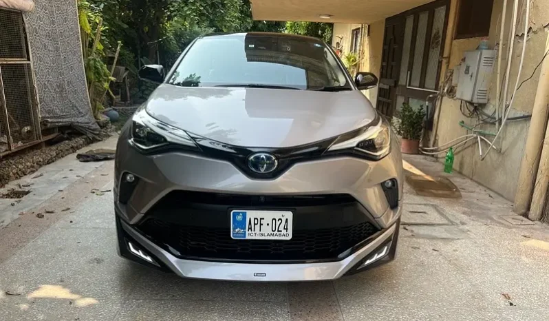Toyota C-HR 2020 full