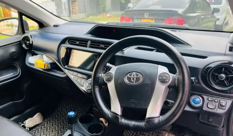 Toyota Aqua 2015 Hybrid full