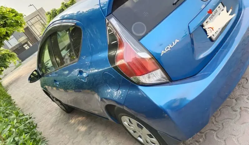 Toyota Aqua 2015 Hybrid full