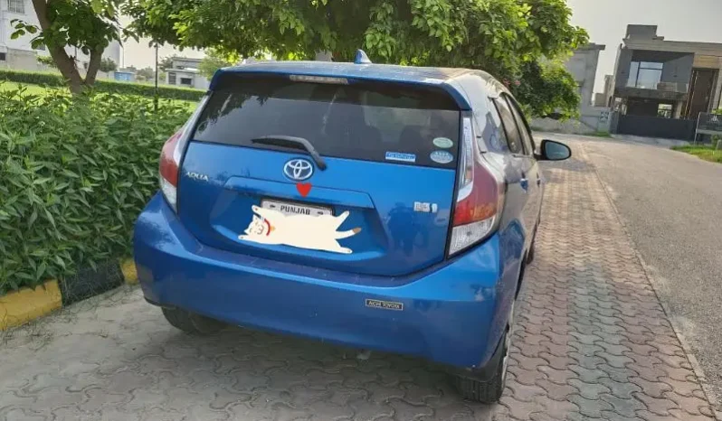 Toyota Aqua 2015 Hybrid full