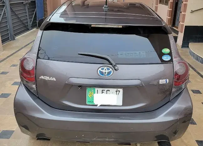 Toyota Aqua 2013 full