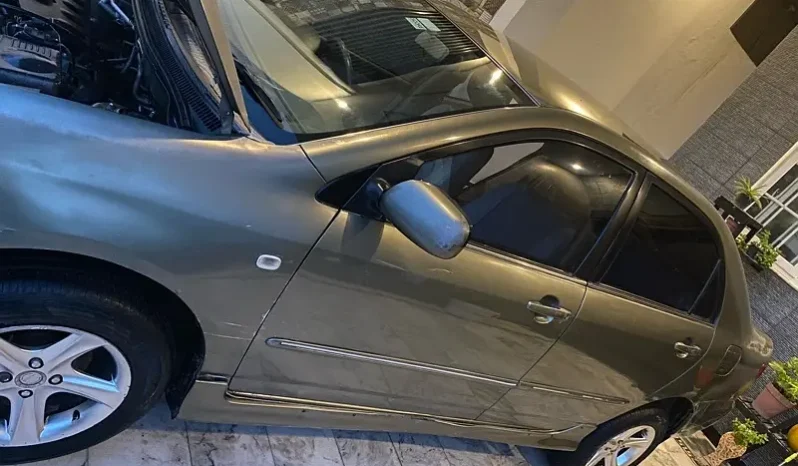 Toyota Corolla SE Saloon 2004 full