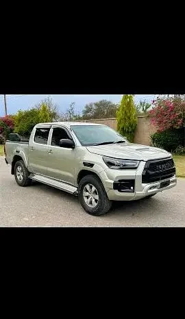 Toyota Hilux 2012 full