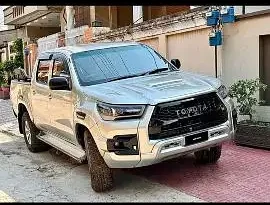 Toyota Hilux 2012 full