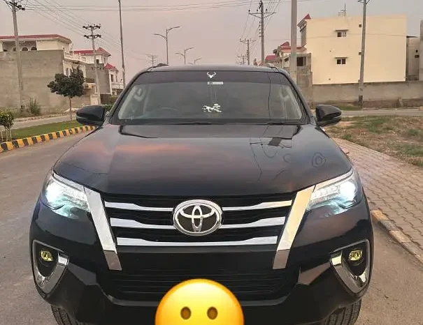 Toyota Fortuner V 2018 full
