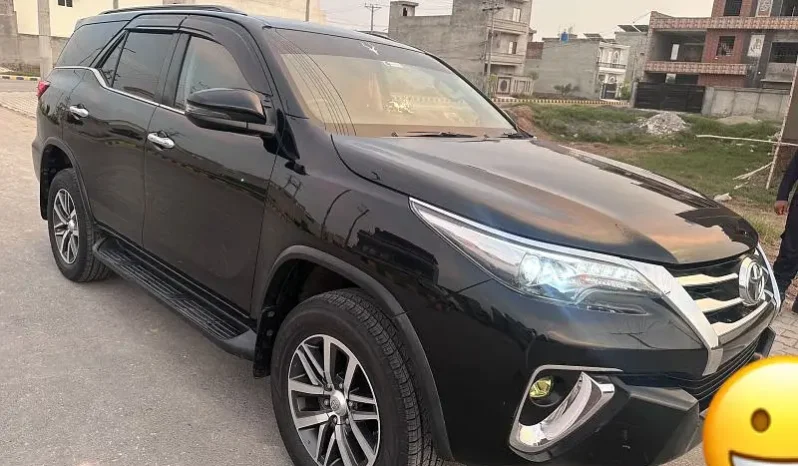 Toyota Fortuner V 2018 full