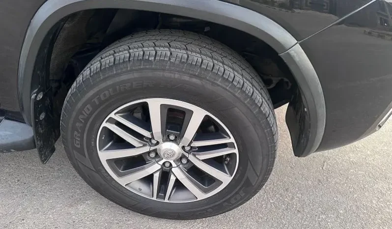 Toyota Fortuner V 2018 full