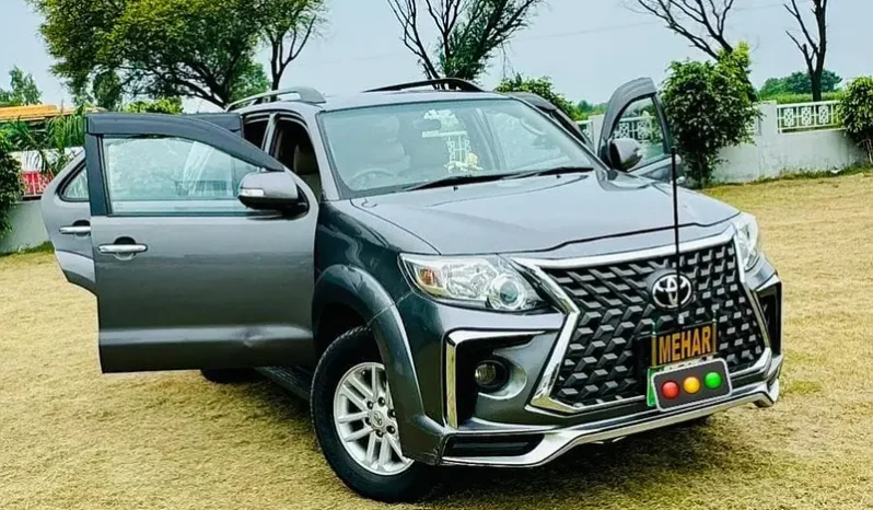 Toyota Fortuner V 2.7 2013 full