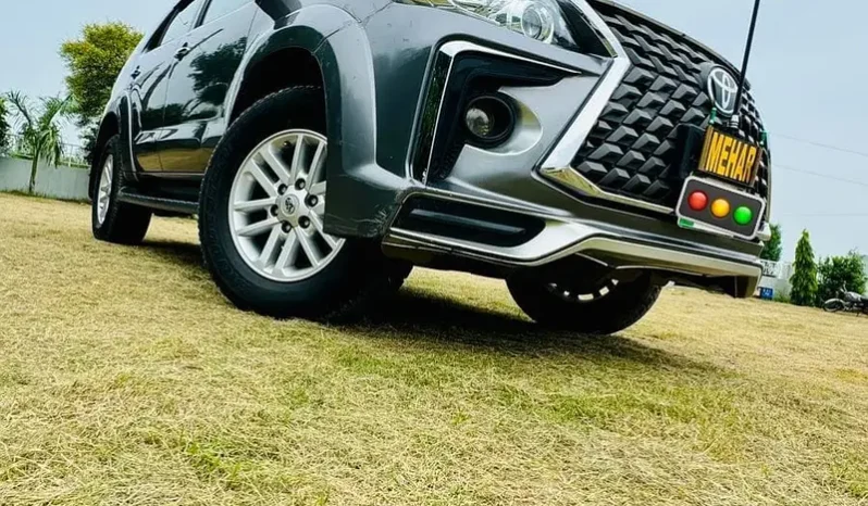 Toyota Fortuner V 2.7 2013 full