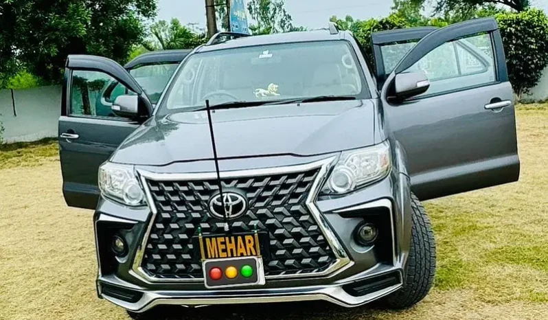 Toyota Fortuner V 2.7 2013 full