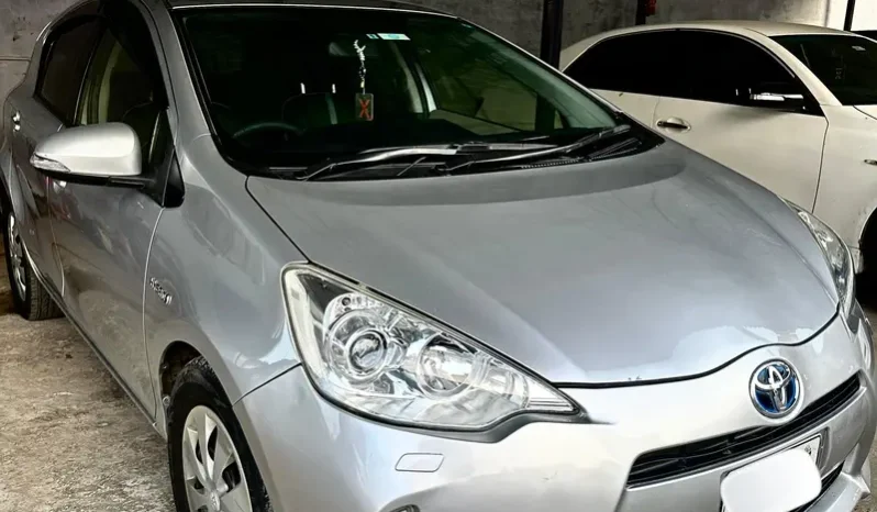 Toyota Aqua G 2013 full