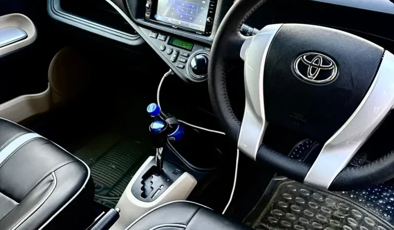 Toyota Aqua G 2013 full