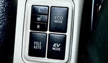 Toyota Aqua G 2013 full