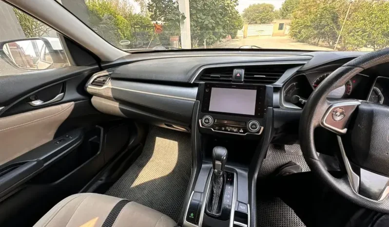 Honda Civic Oriel 1.8 i Model 2017/18 full