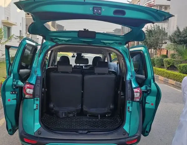 Toyota Sienta 2022 full