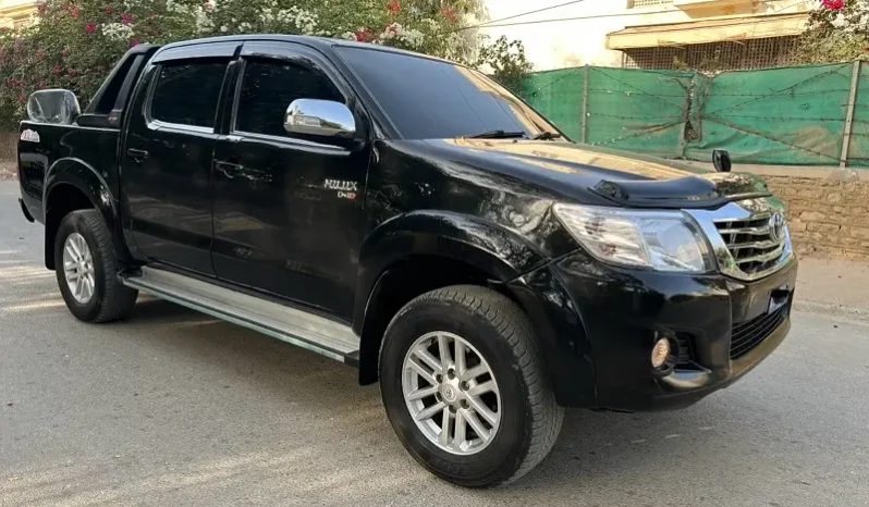 Toyota Hilux 2012 full