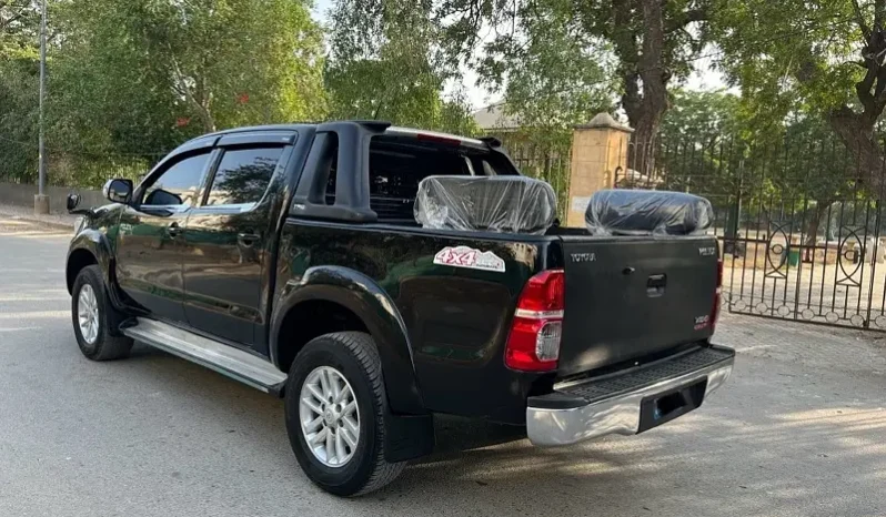 Toyota Hilux 2012 full
