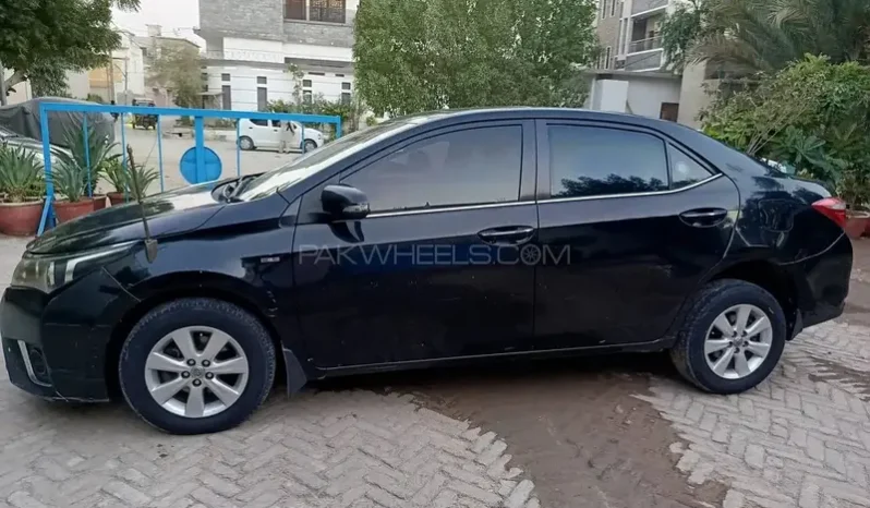 Toyota Corolla Altis Grande CVT-i 1.8 Model 2015 full
