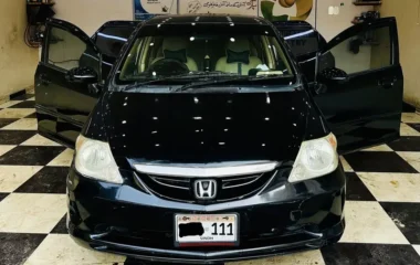 Honda City Vario 2004 Automatic | Excellent Condition | Reliable Sedan in Pakistan